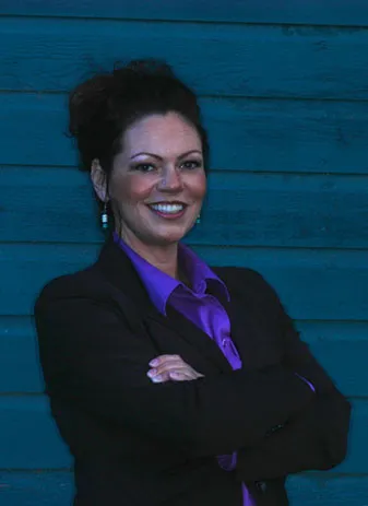 Dora Simonin - Lawyer in Crossfield, Alberta - Clearway Law