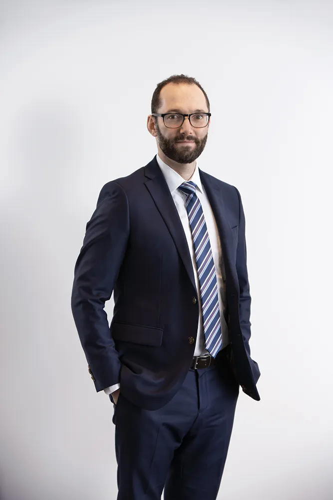 Abram Averbach - Lawyer in Calgary, Alberta - Clearway Law