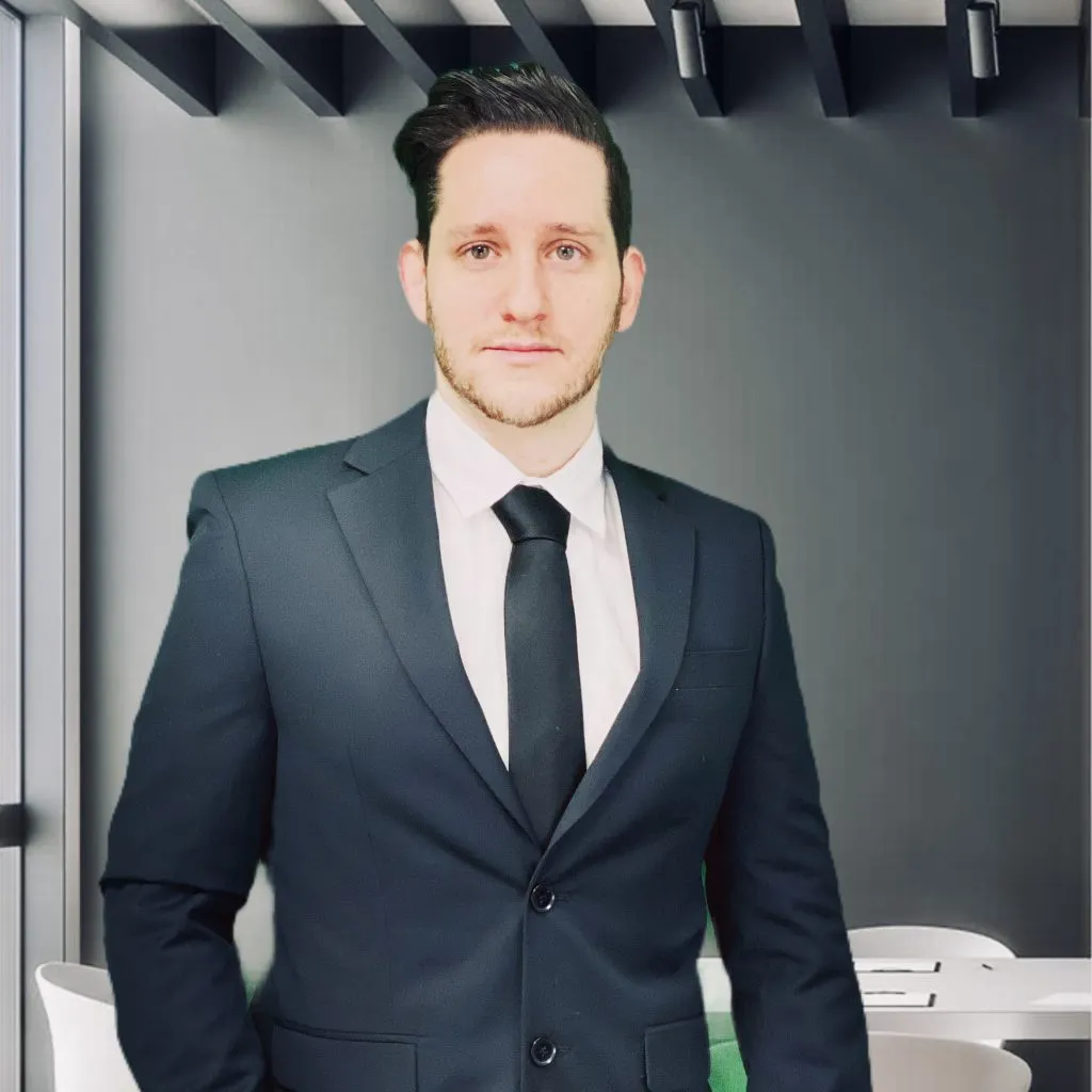 Ariel Hollander - Lawyer in Toronto, Ontario - Clearway Law