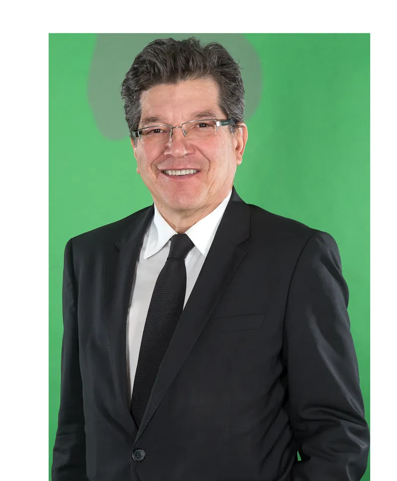 Roger Paradis - Lawyer in Gatineau, Quebec - Clearway Law